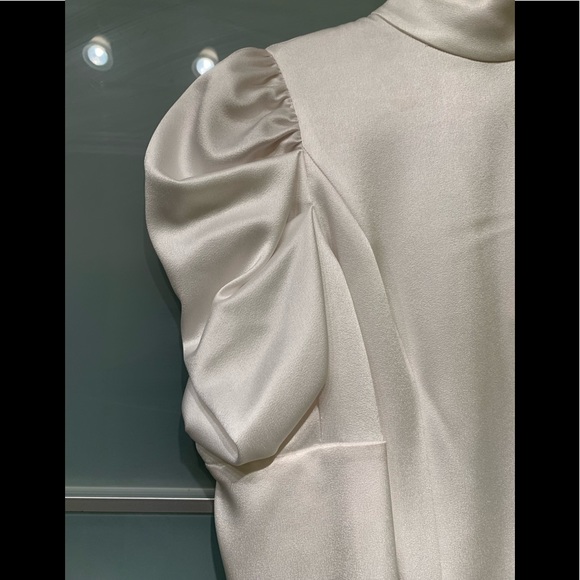 SOLD Alice & Olivia Brenna Satin puff sleeves top 4 - Picture 9 of 10